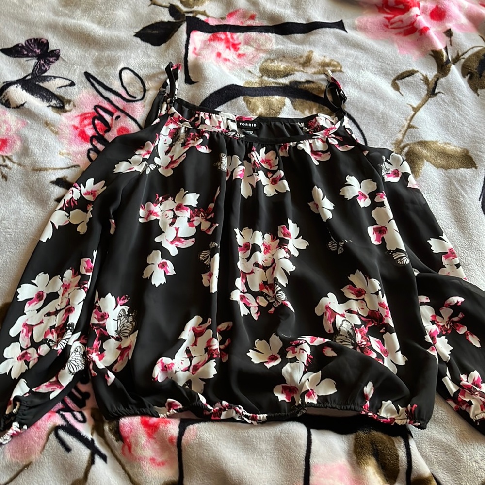 Torrid Floral off the Shoulder Shirt size 0